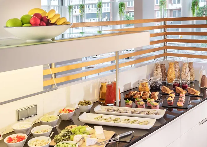 Hotel Nh Mitte 4*