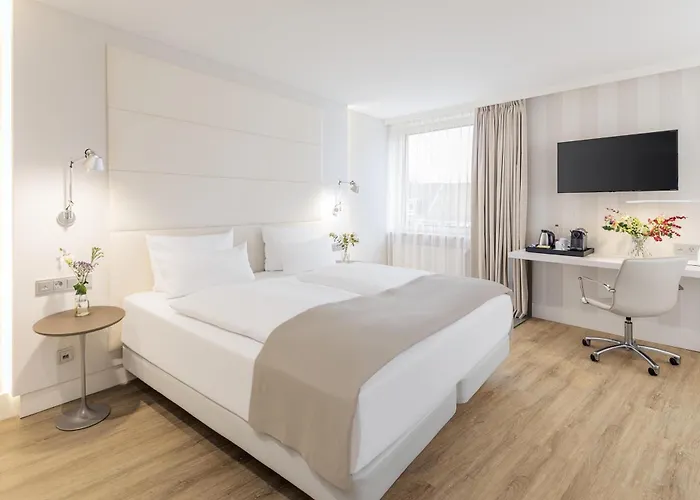 Hotel Nh Mitte 4*