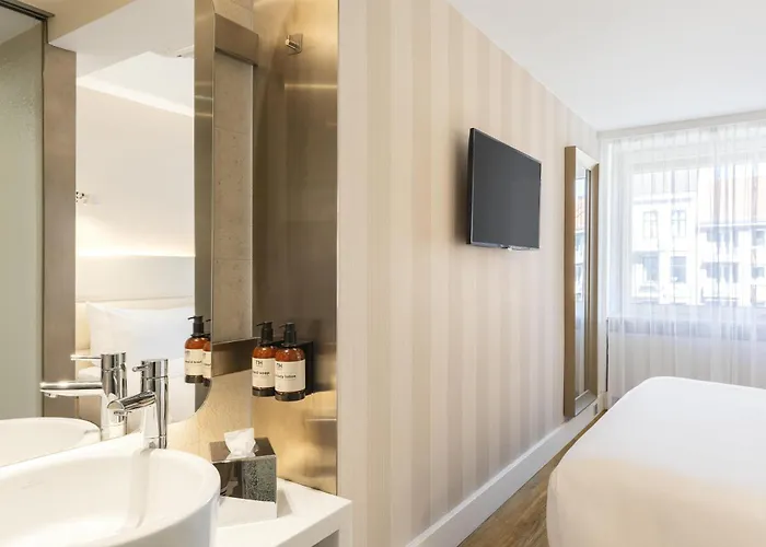 Nh Mitte Hotel 4*