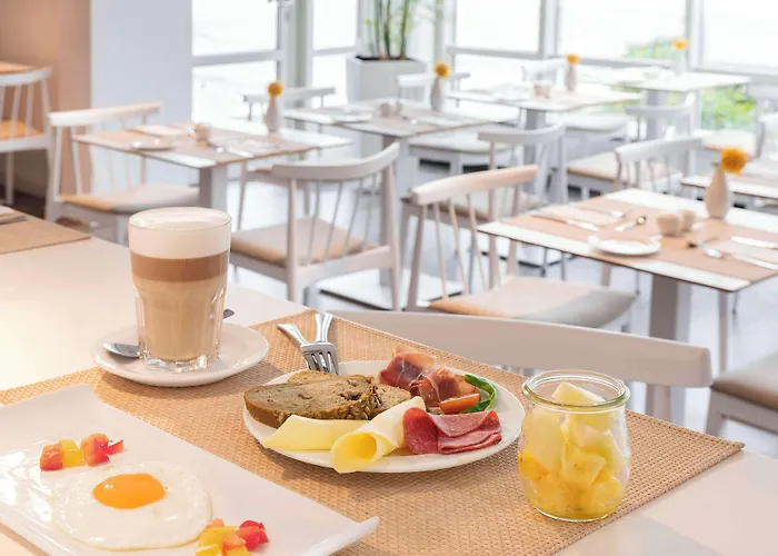 Hotel Nh Mitte 4*
