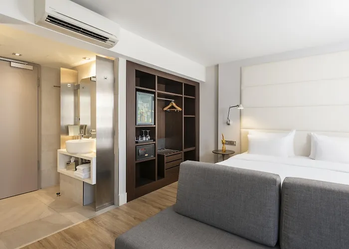 Nh Mitte Hotel 4*